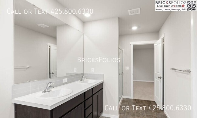 Building Photo - 18726 Lipoma Pl E