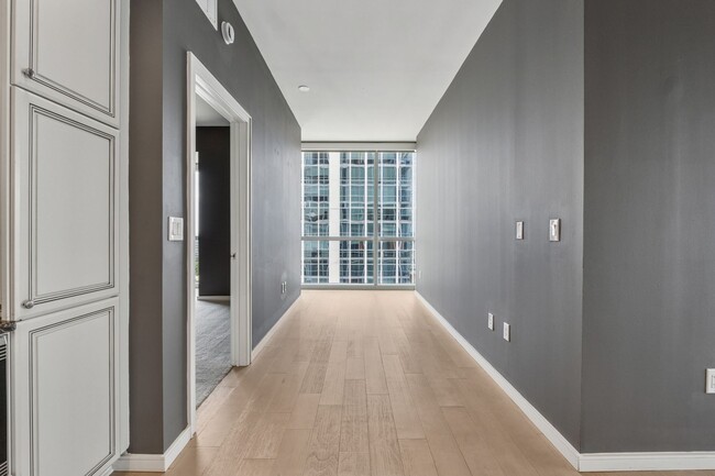 Building Photo - Luxury Living in Buckhead!