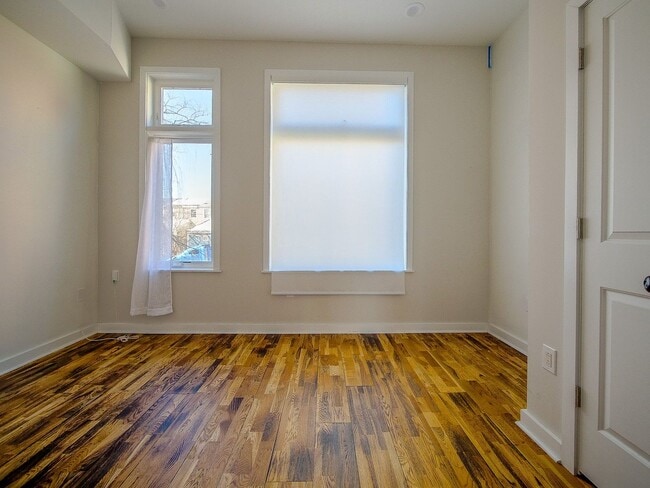 Building Photo - Three Bedroom Modern Olde Kensington Condo with Roofdeck