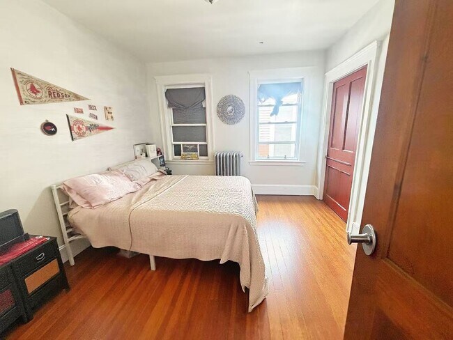 Building Photo - Spacious Unit in Allston