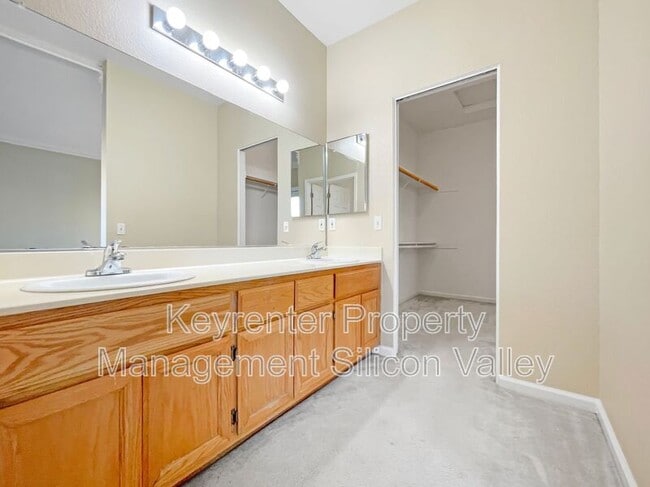 Building Photo - 603 Morningstar