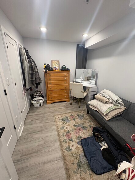 Downstairs 2nd bedroom - 402 W Berks St