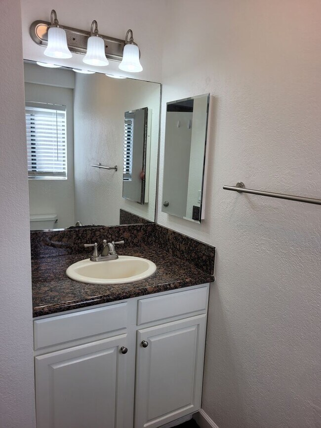 Building Photo - 73-4337 Kukulu Pl - Kona Palisades