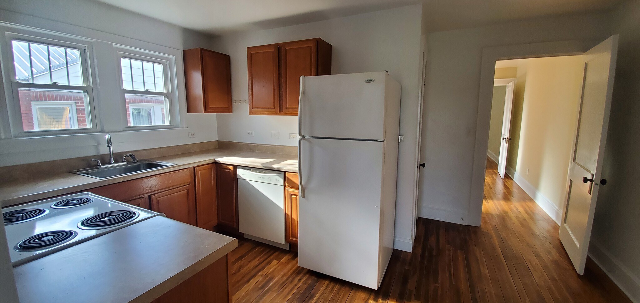 Kitchen with eat in area and dishwasher - 2401 Spring Garden St