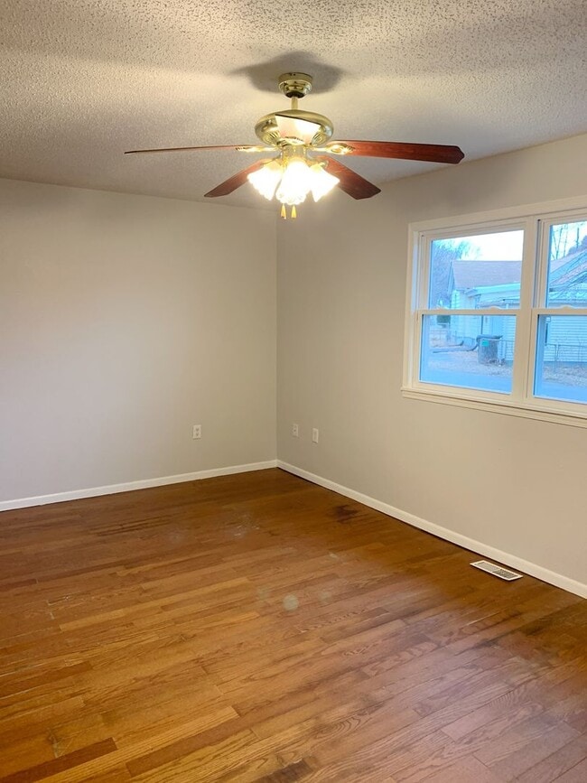 Building Photo - For Rent...4404 Wabash, Granite City