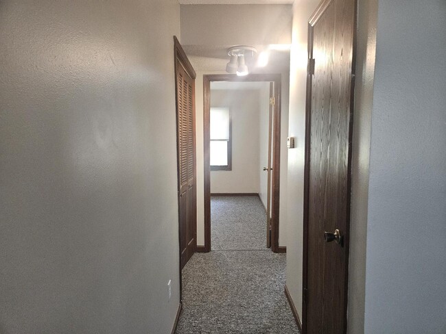 Building Photo - 708 N Campbell St