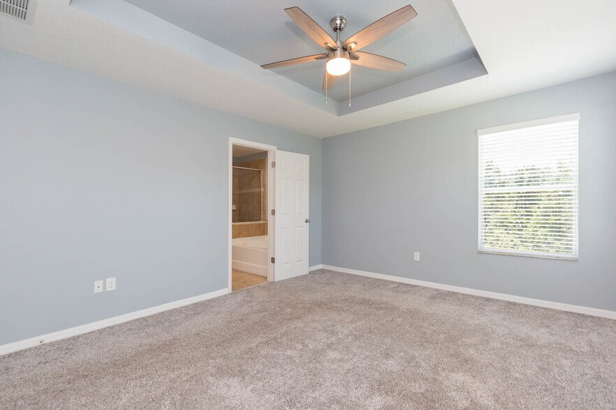 Building Photo - 15939 Fishhawk View Dr