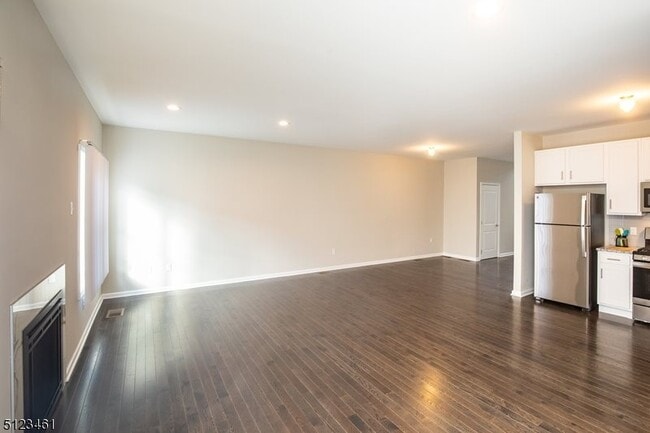 Building Photo - 32 Arlene Ct