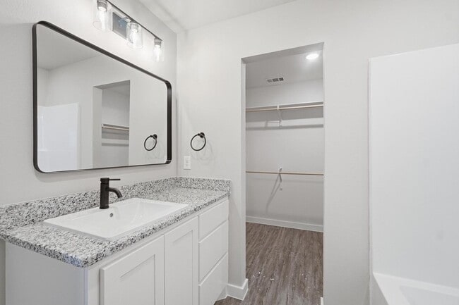 Building Photo - Brand New Home with Flexible 6-Month Lease Available