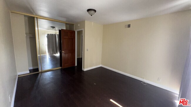 Building Photo - 845 N Juarez St