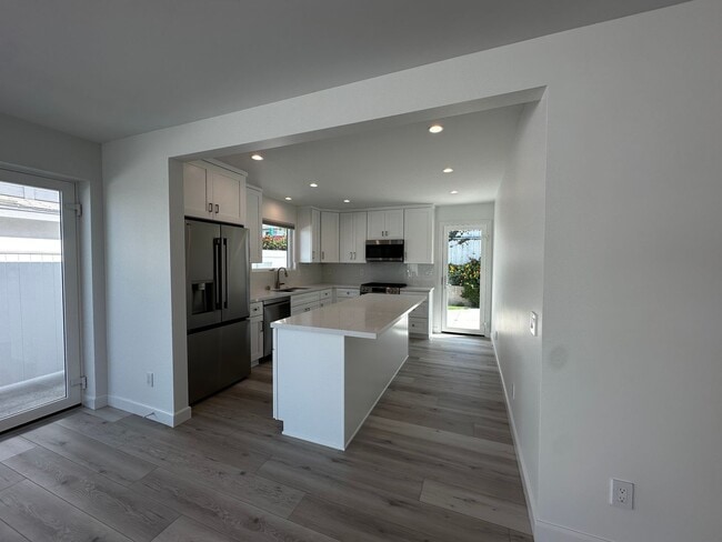 Building Photo - Live the Coastal Lifestyle in Cardiff