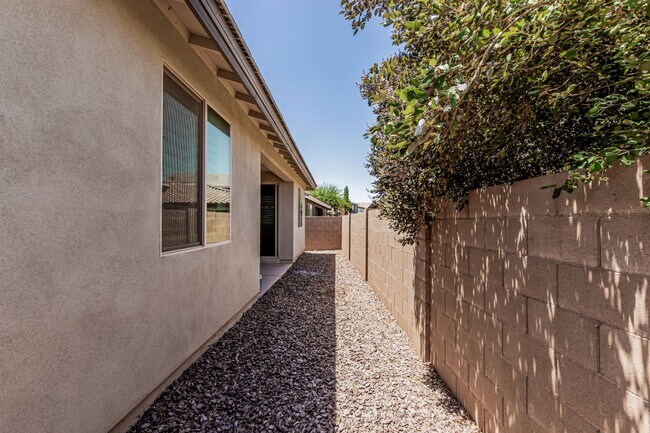 Building Photo - Single Story Home in Eastmark
