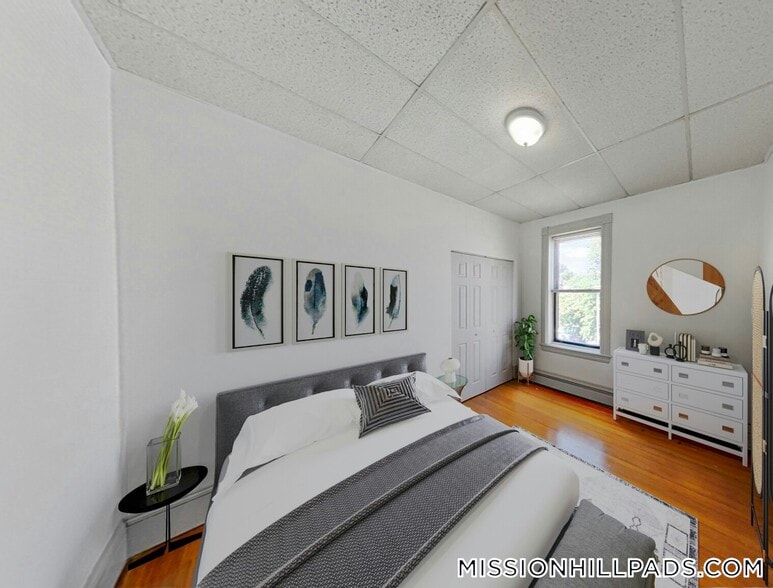 Building Photo - 1540 Tremont St