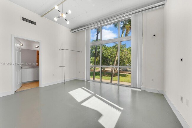 Building Photo - 2100 Van Buren St