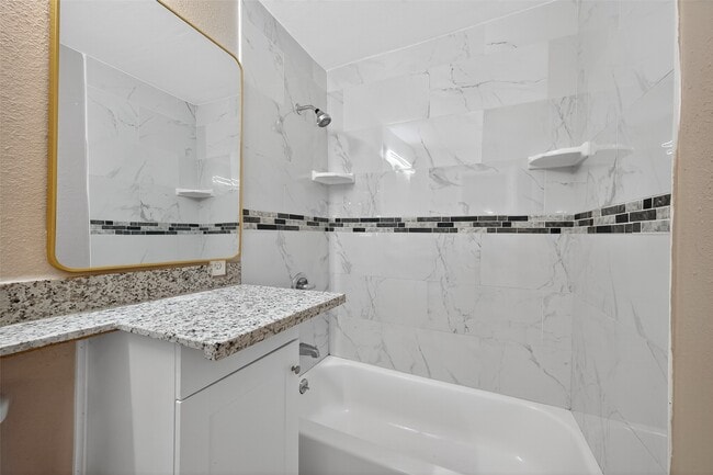 Building Photo - 5714 Southwind St