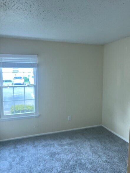 Building Photo - 308 Thalia Station Ct