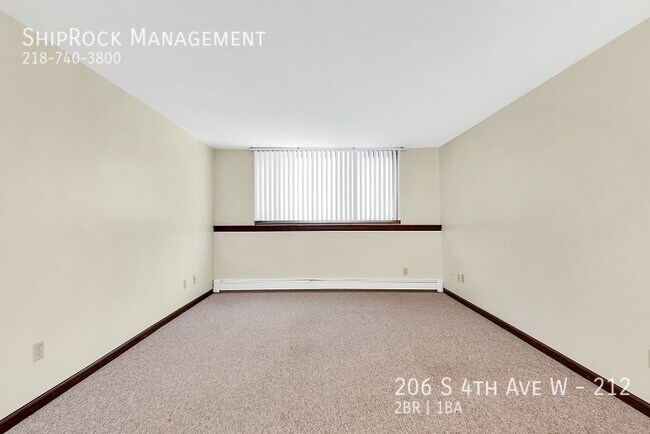 Building Photo - 206 S 4th Ave W