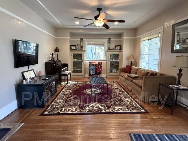 Building Photo - 416 Sycamore Ave