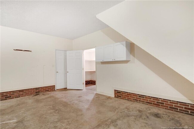 Building Photo - 7779 Trappers Rd