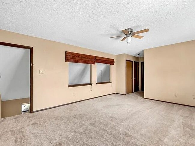 Building Photo - 2 Bed, 2 Bath Townhome | 1,600 Sq Ft | Near 52nd Gate