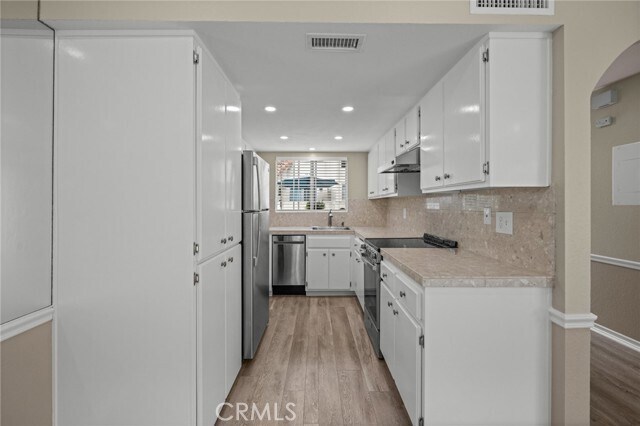 Building Photo - 26152 La Real