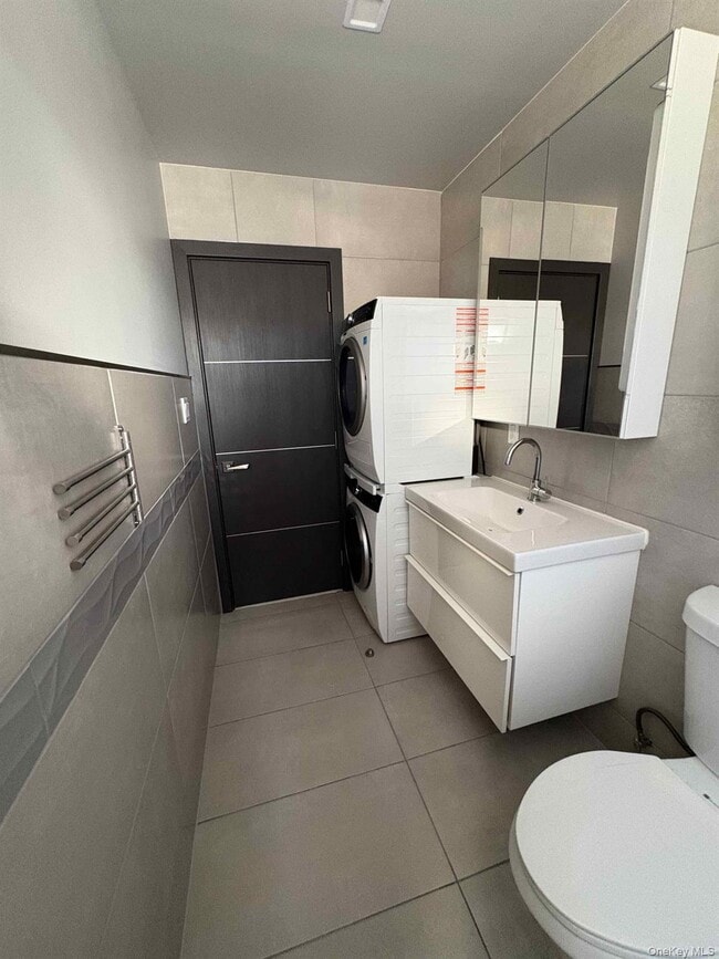 Building Photo - 58-46 Fresh Pond Rd