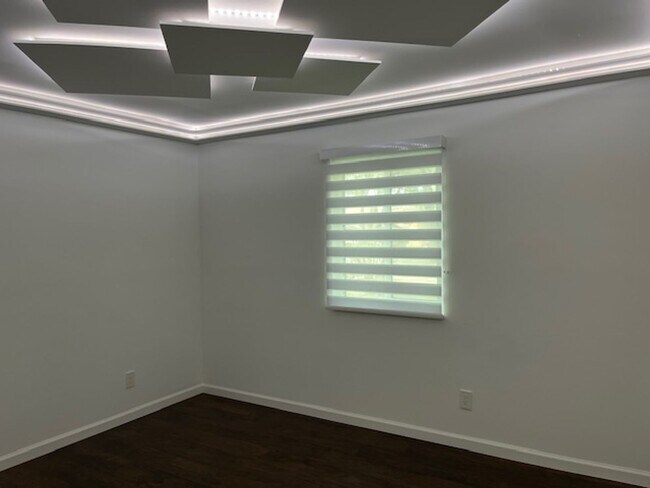 Building Photo - 1734 Foxhall Cir