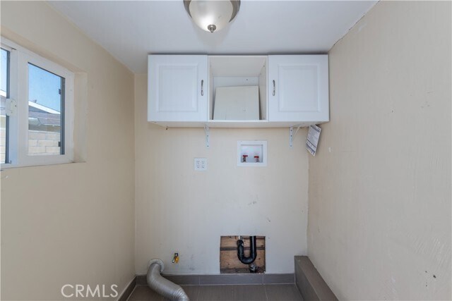 Building Photo - 4661 Woodhaven Dr