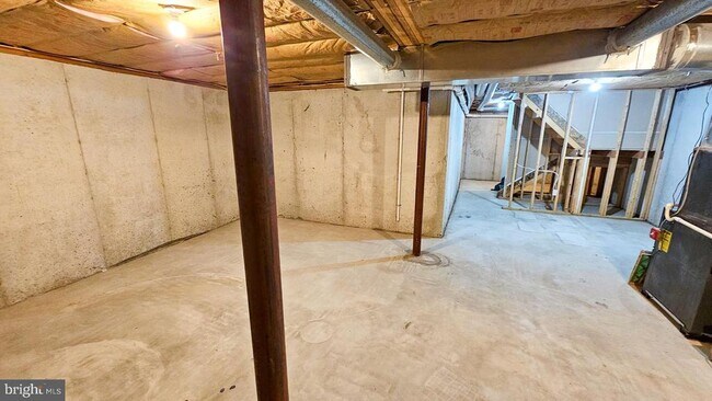 Building Photo - 380 Radio Rd