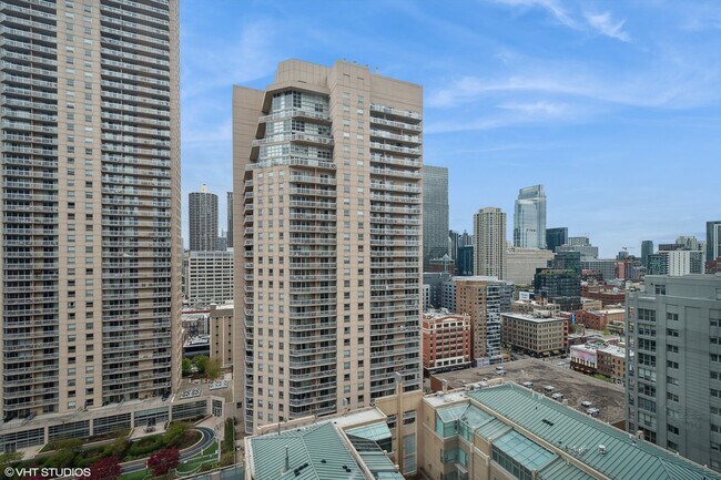 Building Photo - 33 W Ontario St