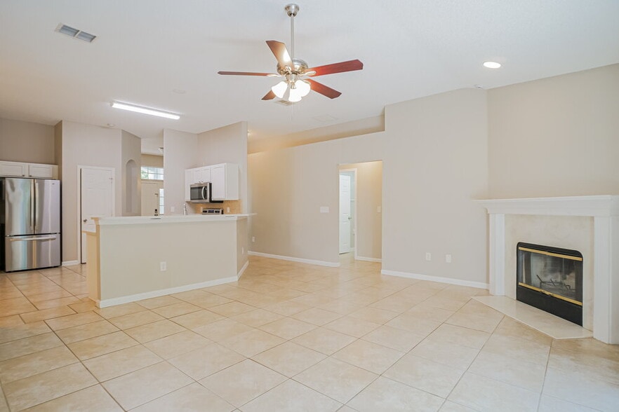 Building Photo - 391 Meadowlark Ln