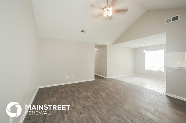 Building Photo - 2791 Heatherglen Cove W