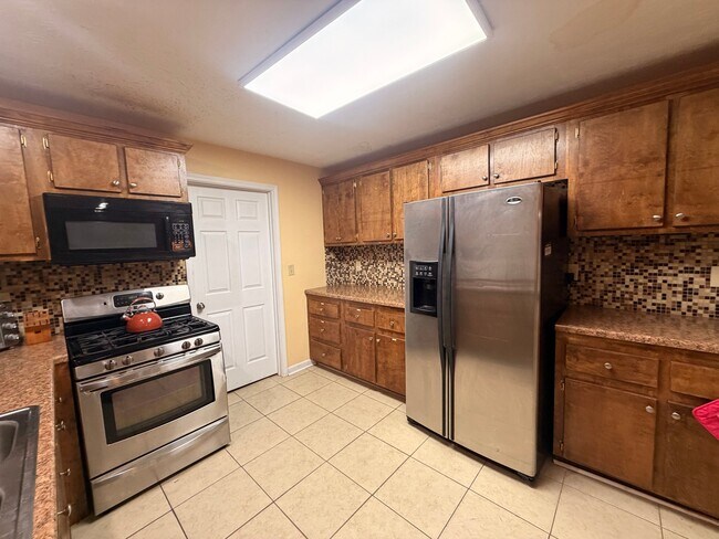 Building Photo - 3739 Leisure Woods Dr