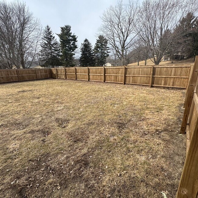 Building Photo - Spacious 3-Bedroom Home on Half-Acre Lot in Top-Rated Pleasant Valley School District!