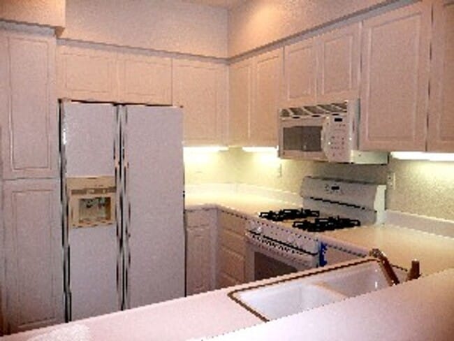 Building Photo - Charming 3BR Townhome in Aviara!