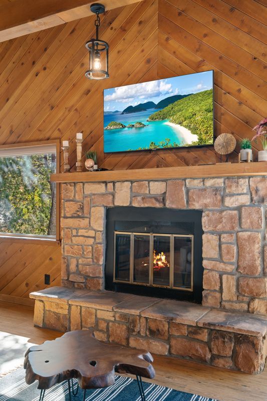 Building Photo - 570 2nd St