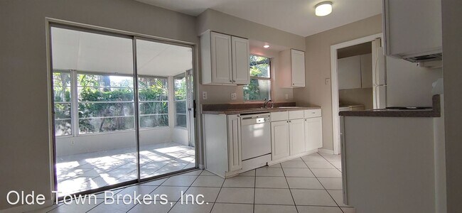 Building Photo - 2 br, 1 bath House - 1413 N. Ferncreek