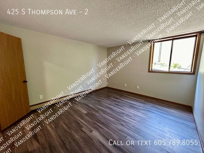 Building Photo - 425 S Thompson Ave
