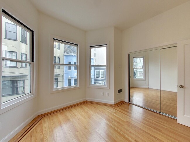 Building Photo - 844 Greenwich St