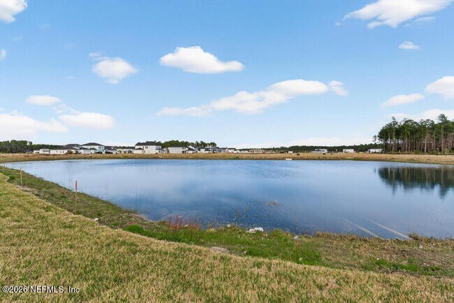 Building Photo - 368 Woods Ln