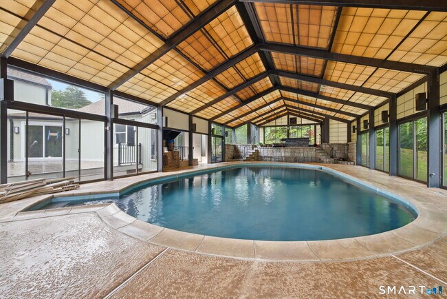 Building Photo - 1 Tulip Tree Ln
