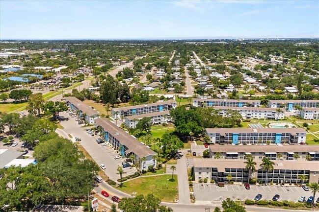 Building Photo - 2425 Flamingo Blvd