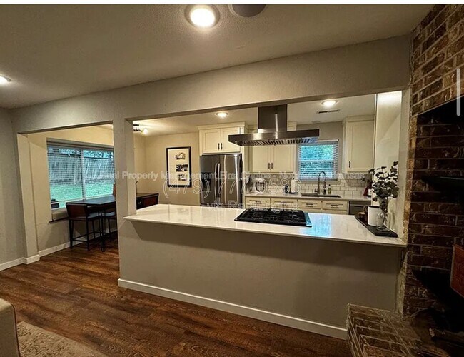 Building Photo - 1739 Creek Ct