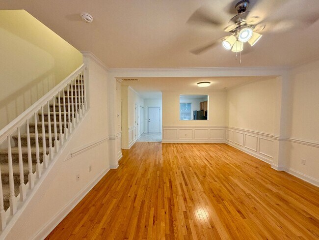 Building Photo - Beautiful Updated Townhouse located in Iredell County! 2BR/2.5BA Garage