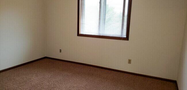 Building Photo - 645 Galena Ct
