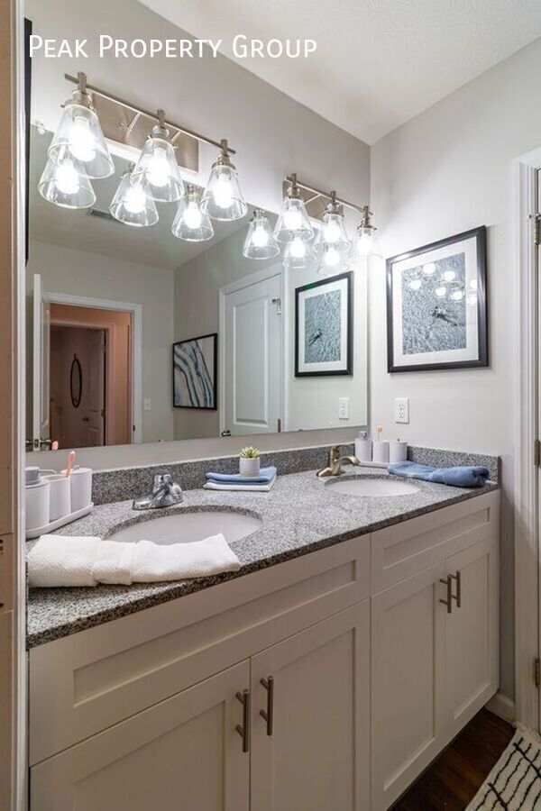 Building Photo - 258 Chittenden Ave