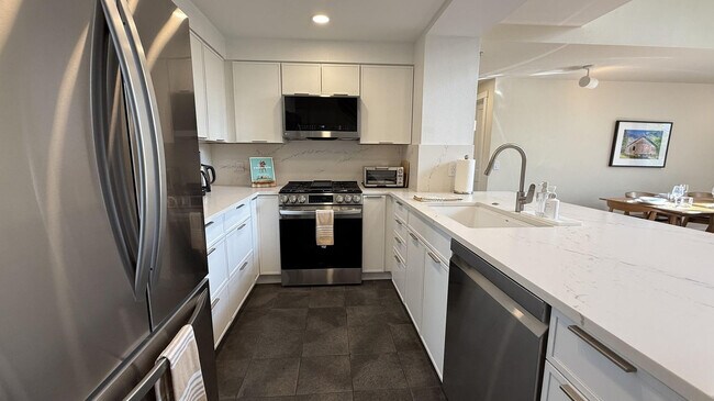 Building Photo - 113 Lost Creek Ln