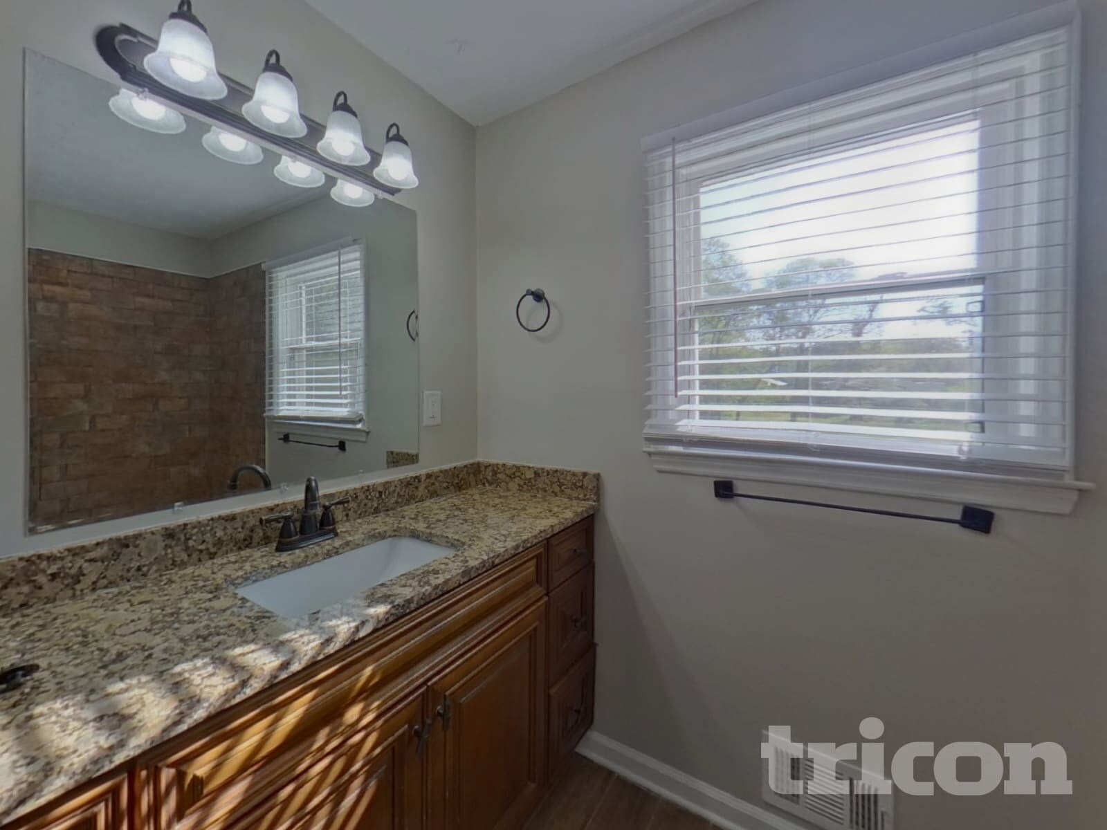 Building Photo - 105 Cook Ln