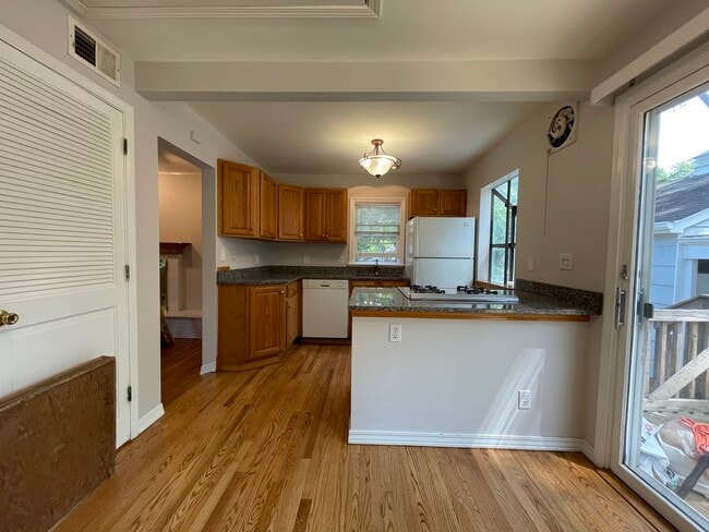 Building Photo - 441 Frost Pl