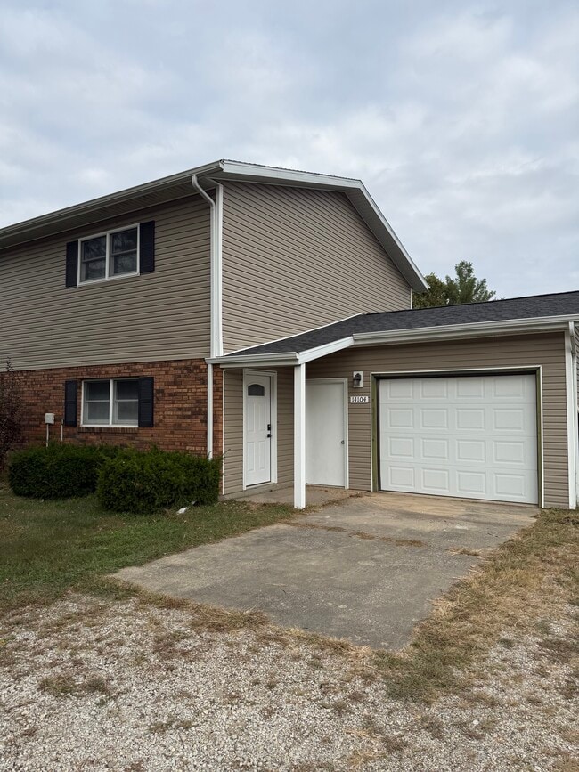 Building Photo - 14102 Southwind Dr